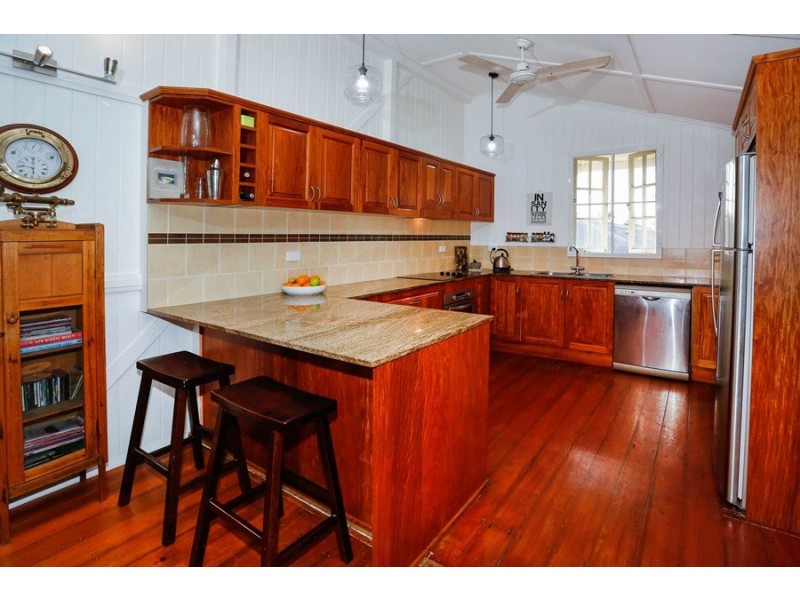 31 Ahearne Street, Hermit Park QLD 4812