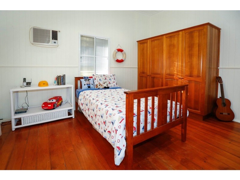 31 Ahearne Street, Hermit Park QLD 4812