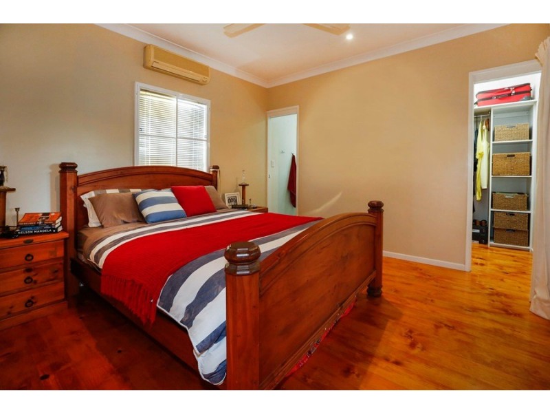 31 Ahearne Street, Hermit Park QLD 4812