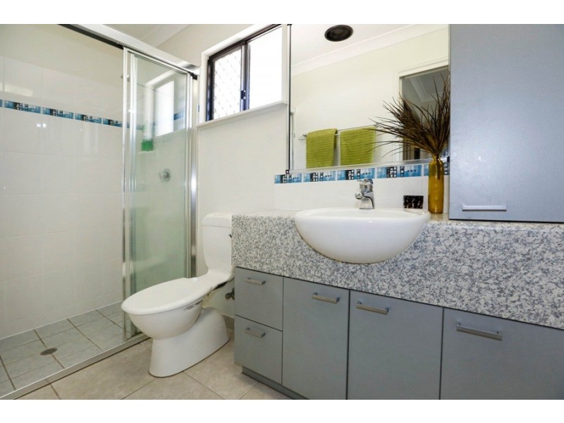 15 Lockyer Place, Mount Louisa QLD 4814