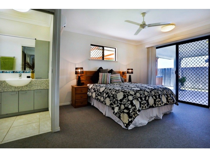 15 Lockyer Place, Mount Louisa QLD 4814