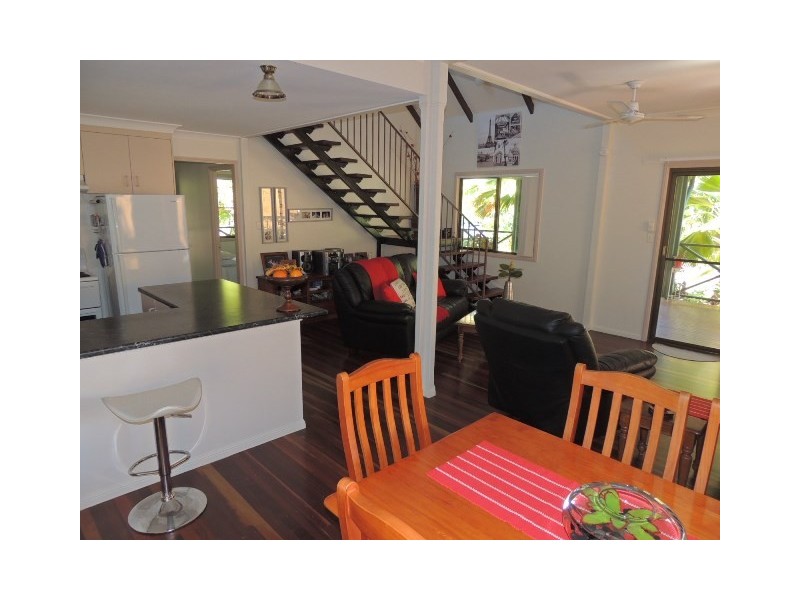 2 Corica Crescent, Horseshoe Bay, Magnetic Island QLD 4819