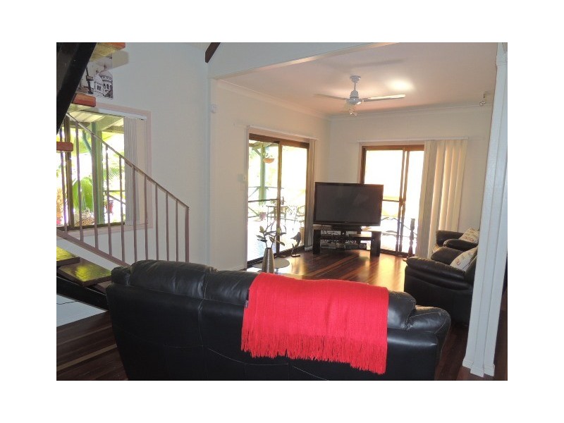 2 Corica Crescent, Horseshoe Bay, Magnetic Island QLD 4819