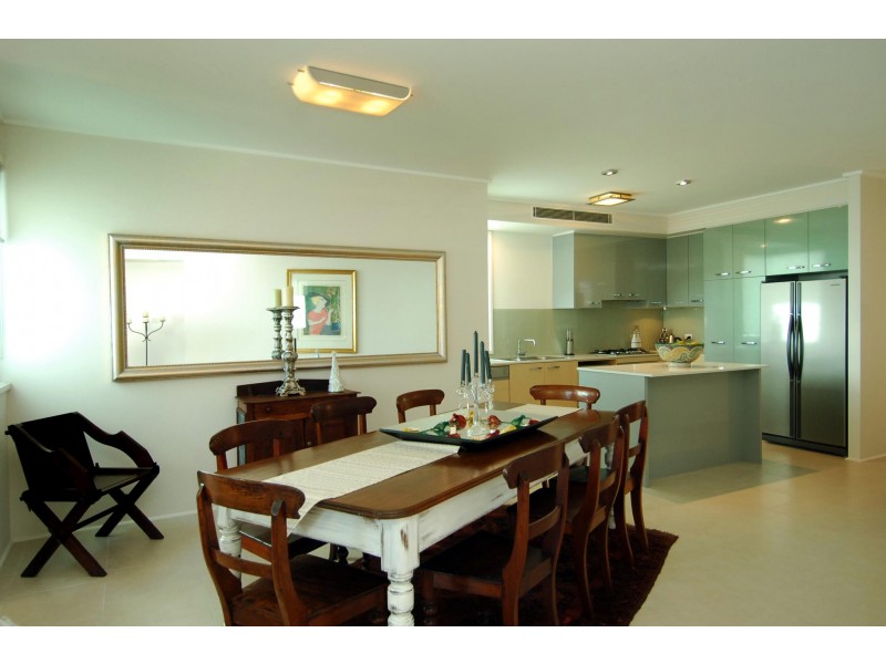 201/72-74 The Strand, North Ward QLD 4810