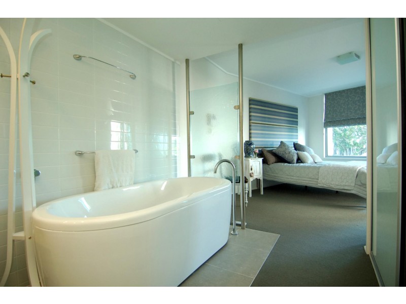 201/72-74 The Strand, North Ward QLD 4810