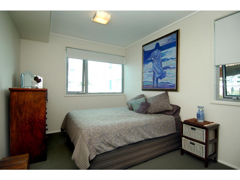 201/72-74 The Strand, North Ward QLD 4810