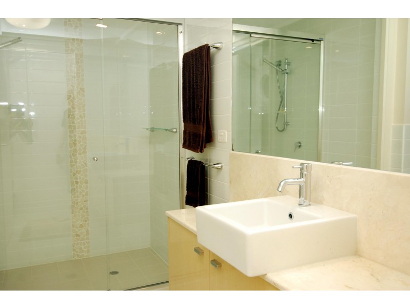 201/72-74 The Strand, North Ward QLD 4810