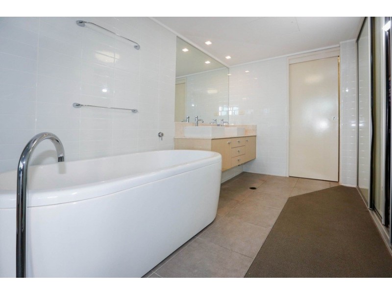 303/72-74 The Strand, North Ward QLD 4810