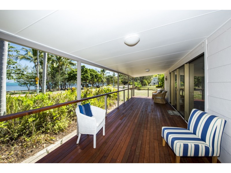 33 Marine Parade, Arcadia, Magnetic Island QLD 4819
