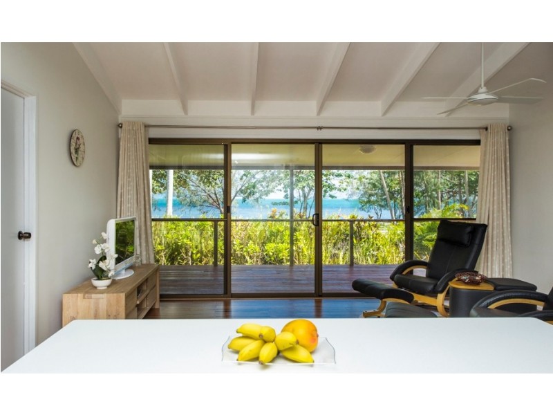 33 Marine Parade, Arcadia, Magnetic Island QLD 4819