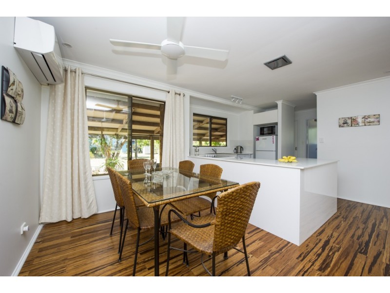 33 Marine Parade, Arcadia, Magnetic Island QLD 4819