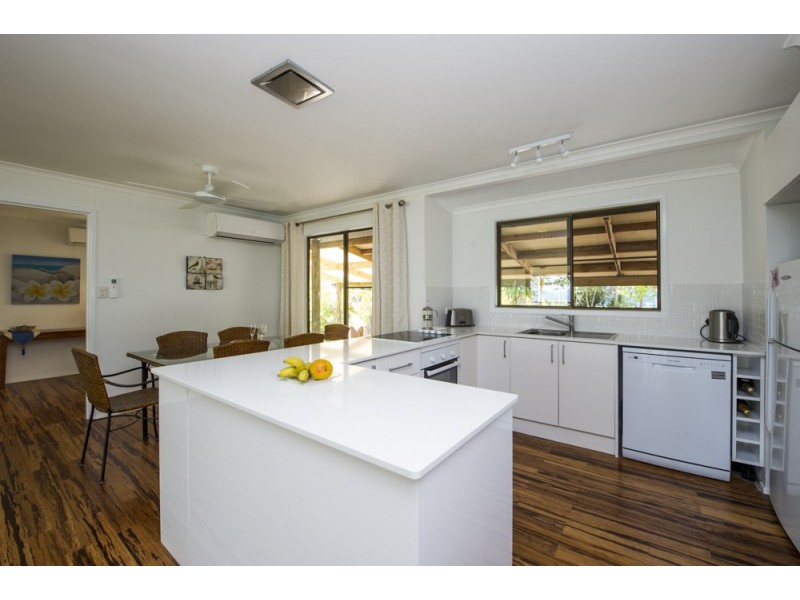 33 Marine Parade, Arcadia, Magnetic Island QLD 4819