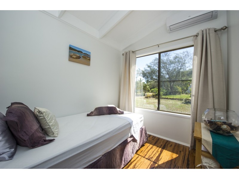33 Marine Parade, Arcadia, Magnetic Island QLD 4819
