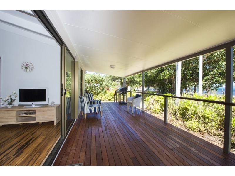 33 Marine Parade, Arcadia, Magnetic Island QLD 4819