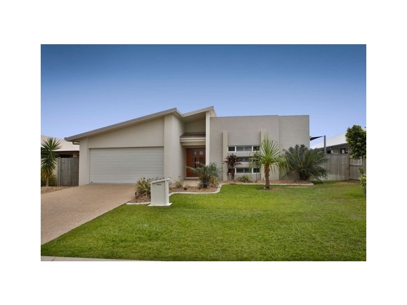 10 Balladonia Avenue, Mount Low QLD 4818