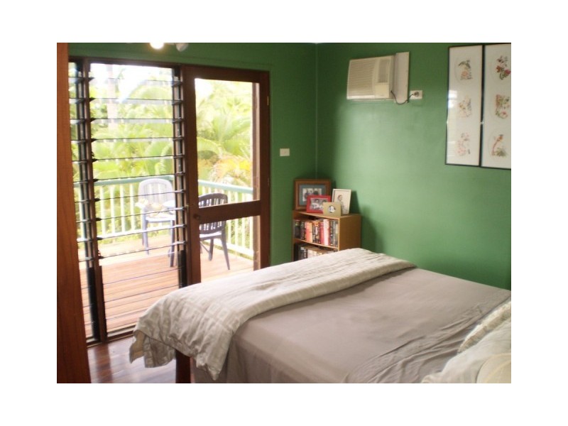 33 Compass Crescent, Nelly Bay, Magnetic Island QLD 4819