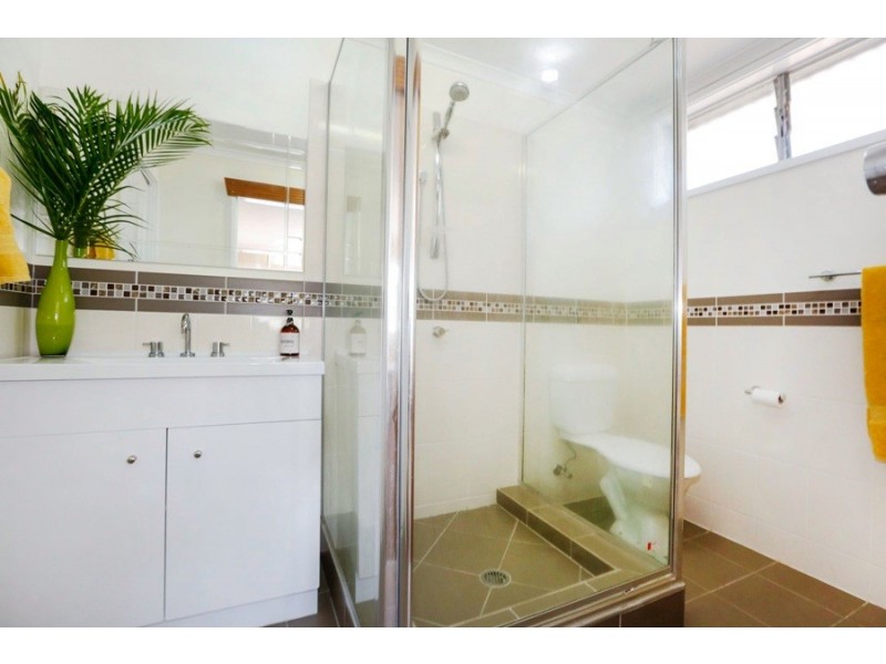 4 Mott Street, Heatley QLD 4814