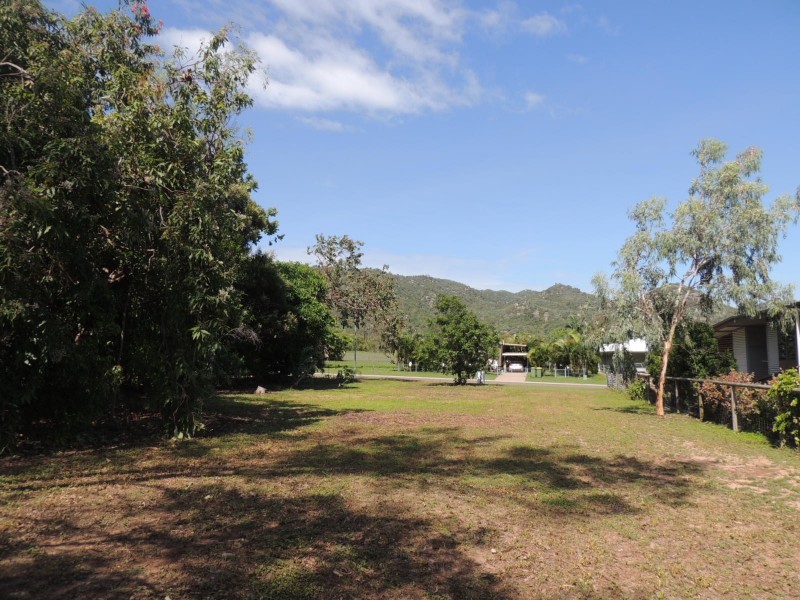 6 Pirie Street, Horseshoe Bay, Magnetic Island QLD 4819