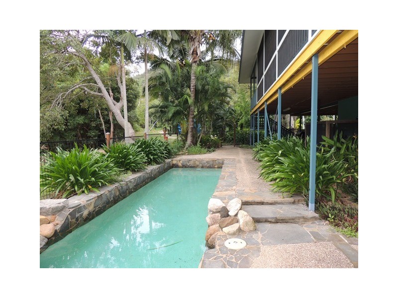 92 Mandalay Avenue, Nelly Bay QLD 4819