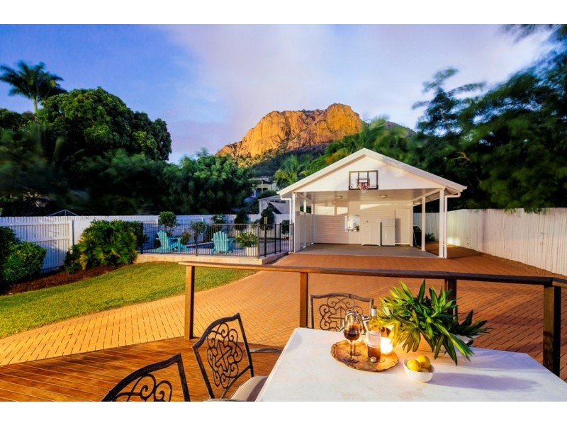 34 Paxton Street, North Ward QLD 4810