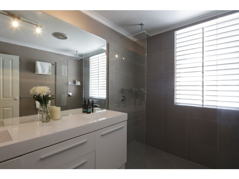 34 Paxton Street, North Ward QLD 4810