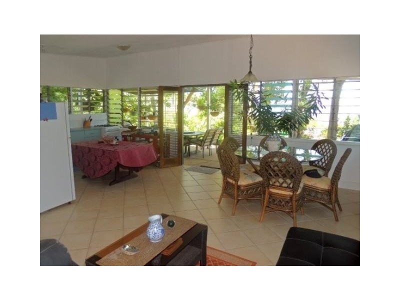 10 Henry Lawson Street, HORSESHOE BAY, Magnetic Island QLD 4819