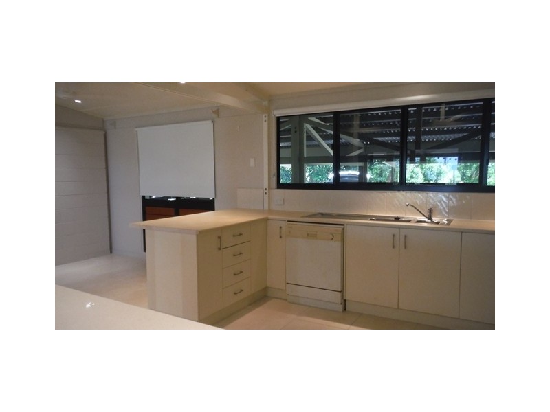 101 Cay Street, Saunders Beach QLD 4818