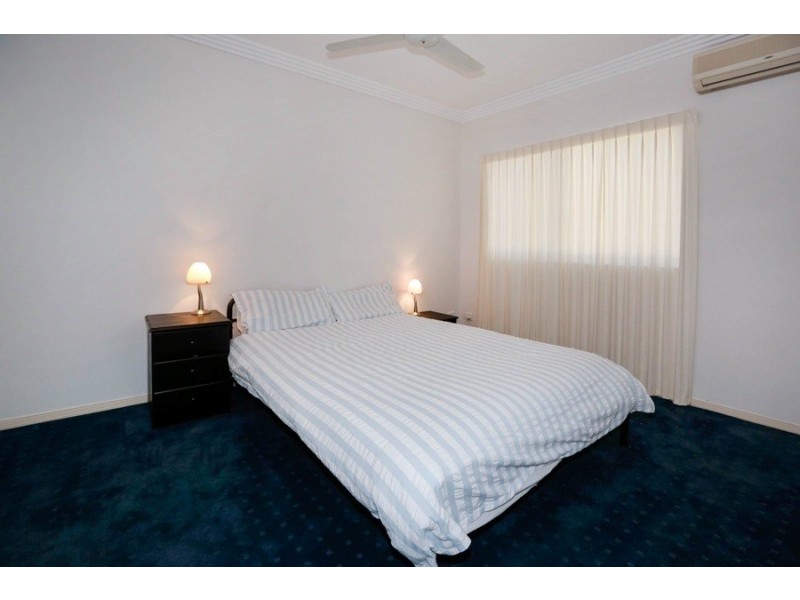 9/100 The Esplanade, Belgian Gardens QLD 4810