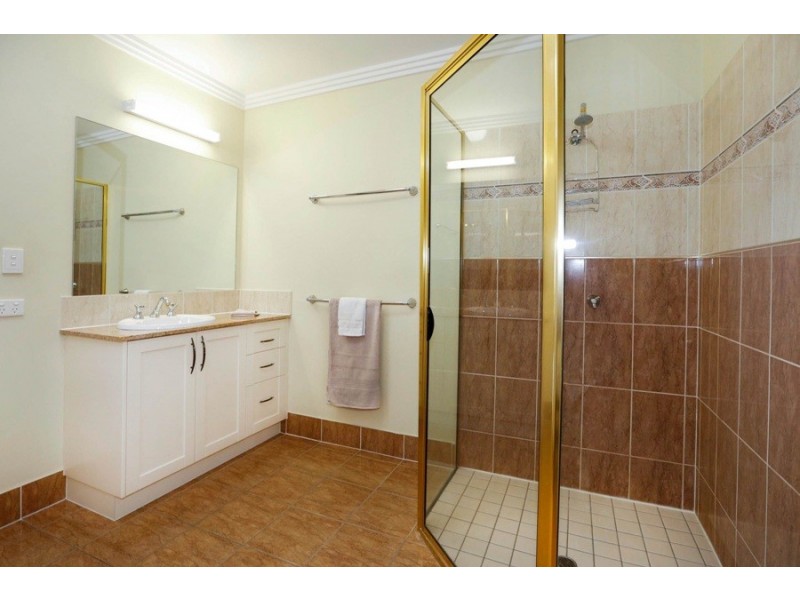 9/100 The Esplanade, Belgian Gardens QLD 4810