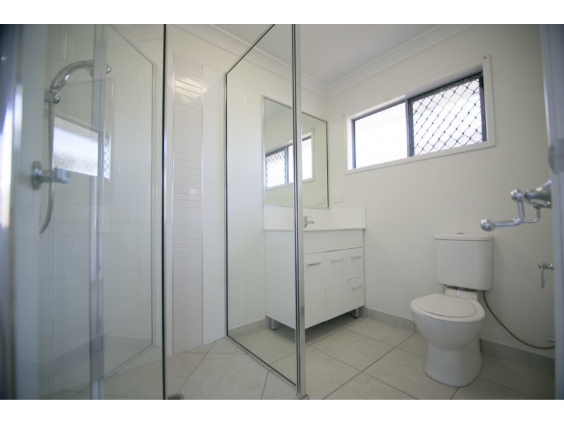 11 Tor Street, Mount Louisa QLD 4814