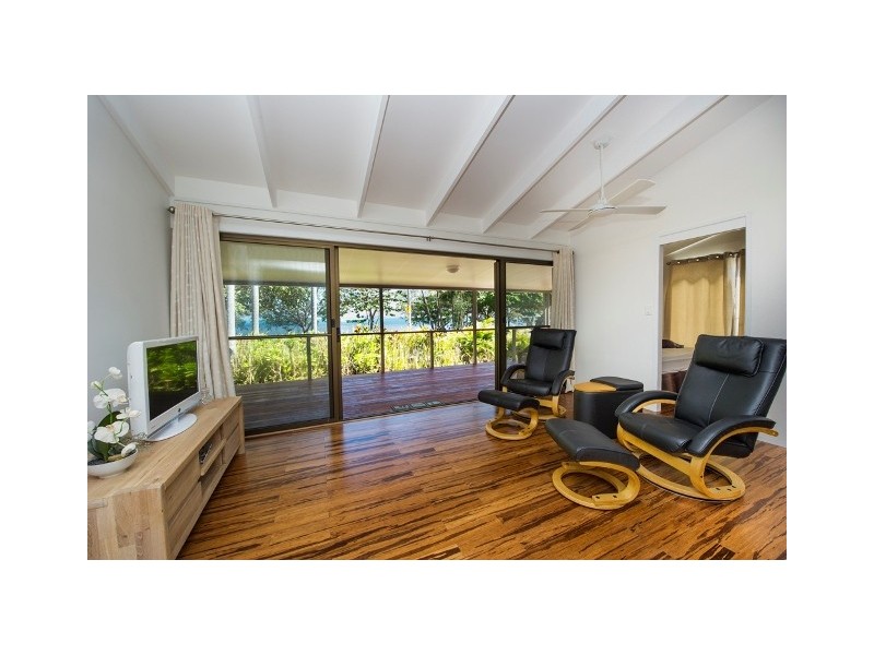 33 Marine Pde, Arcadia, Magnetic Island QLD 4819