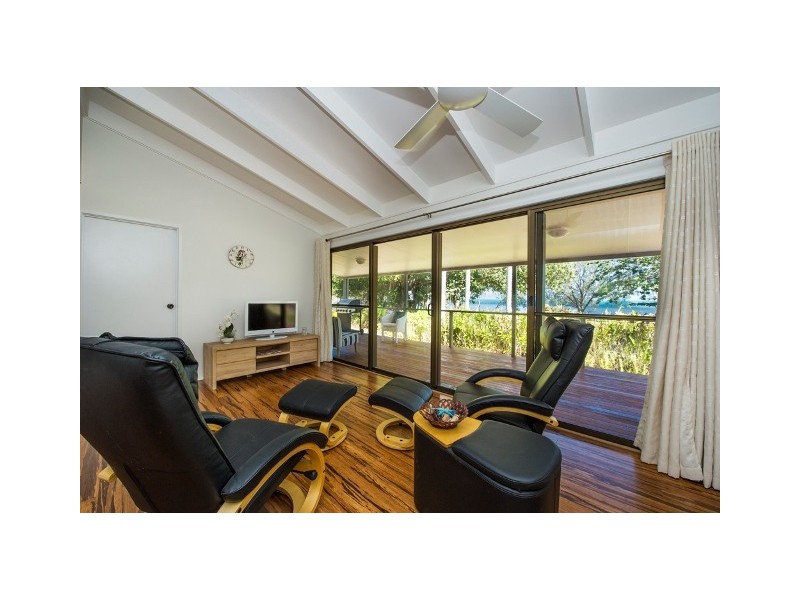 33 Marine Pde, Arcadia, Magnetic Island QLD 4819