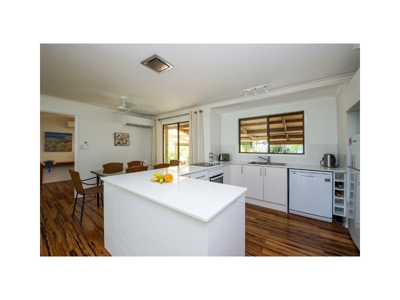 33 Marine Pde, Arcadia, Magnetic Island QLD 4819