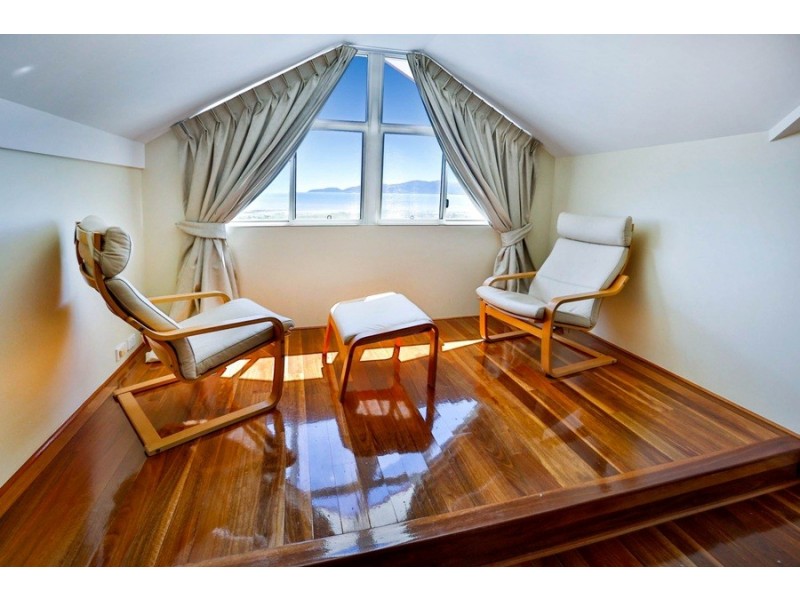 9/100 The Esplanade, Belgian Gardens QLD 4810