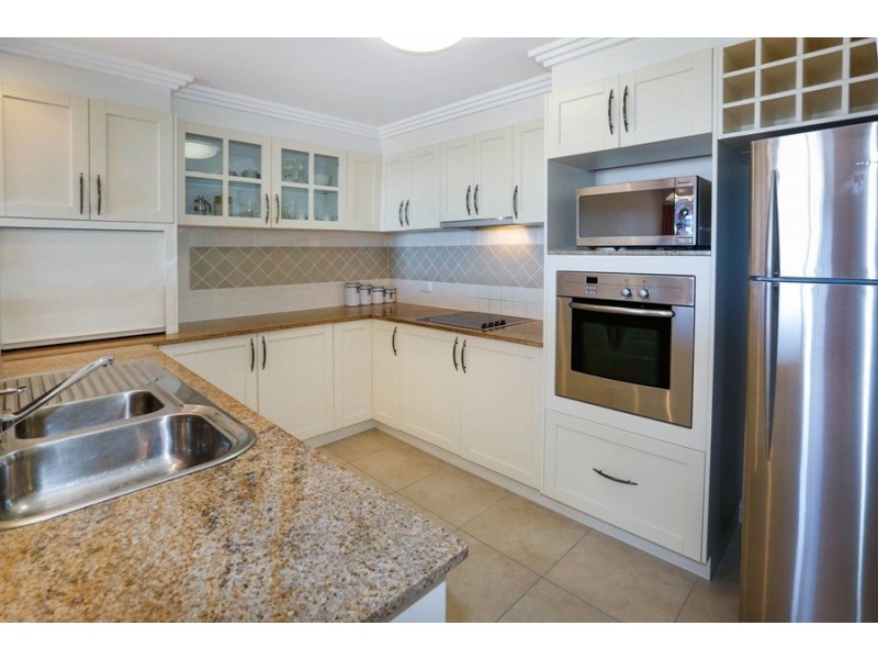 9/100 The Esplanade, Belgian Gardens QLD 4810