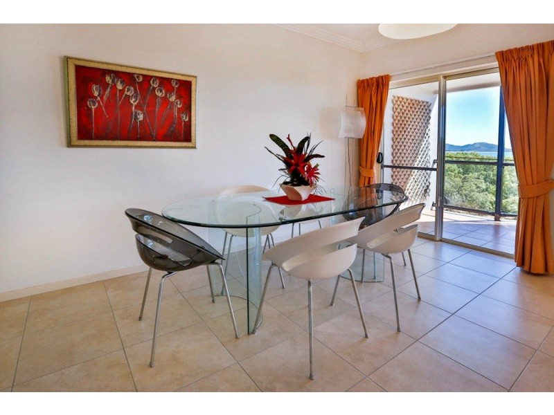 9/100 The Esplanade, Belgian Gardens QLD 4810