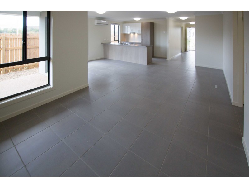 4 Bulla Place, Kelso QLD 4815