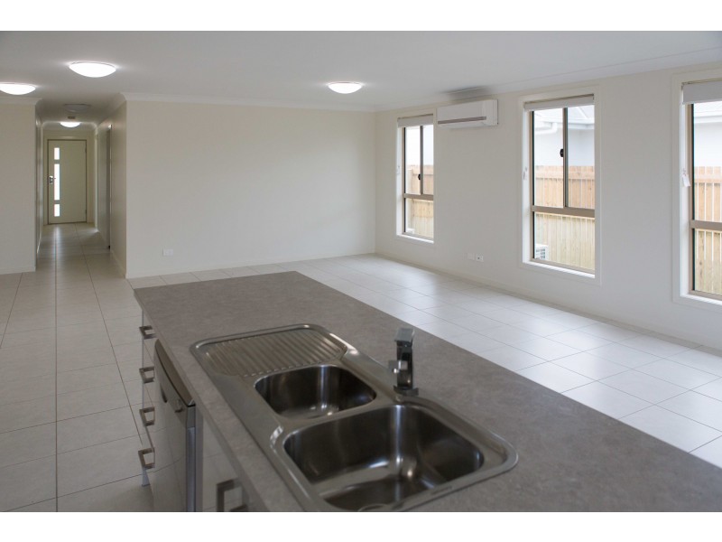 7 Bulla Place, Kelso QLD 4815