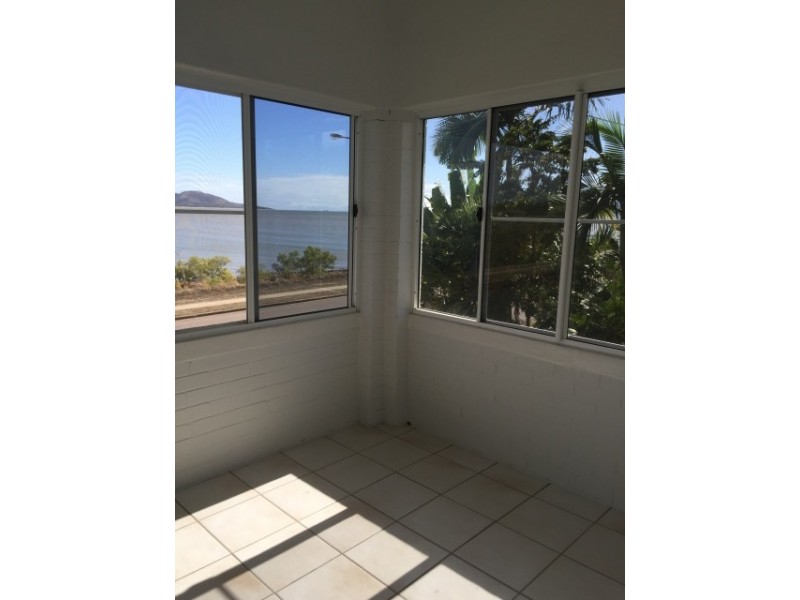 2/6 The Esplanade, Belgian Gardens QLD 4810