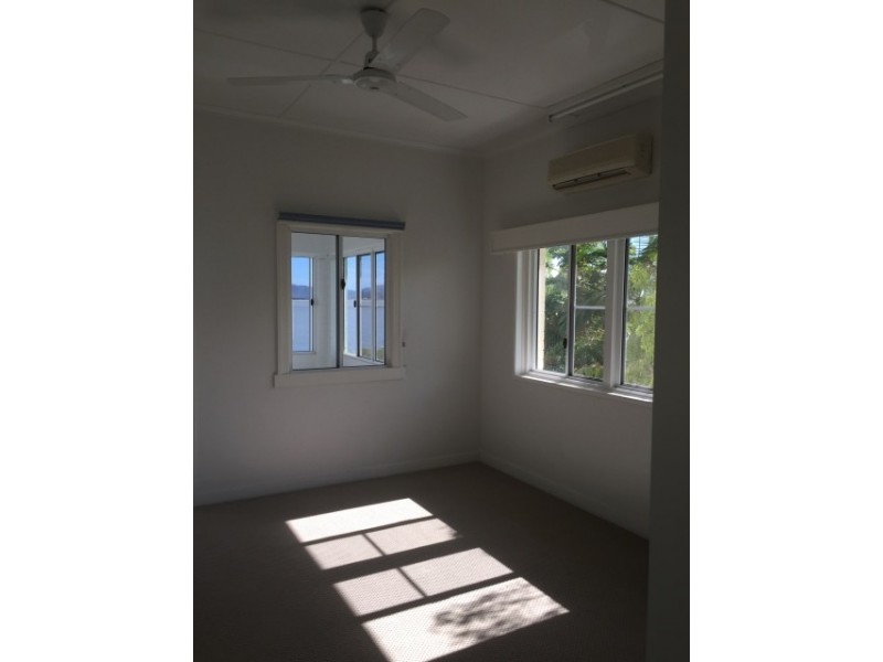 2/6 The Esplanade, Belgian Gardens QLD 4810