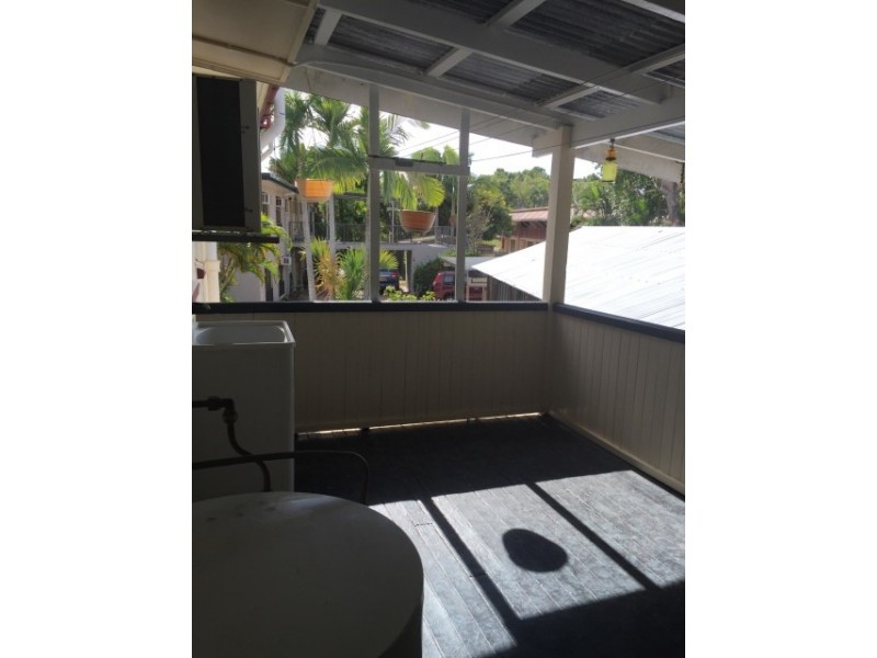 2/6 The Esplanade, Belgian Gardens QLD 4810