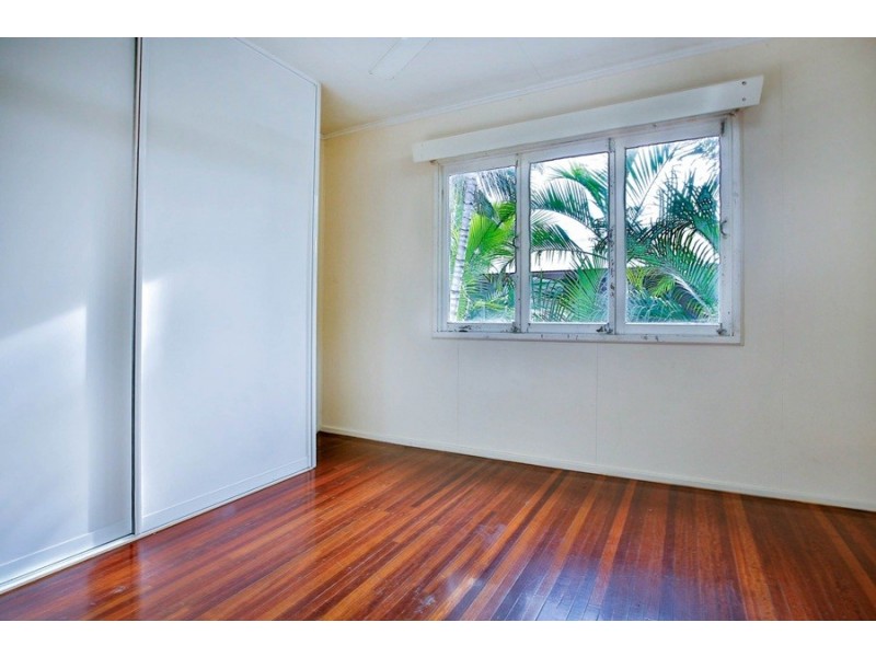 9 Roberts Street, Hermit Park QLD 4812