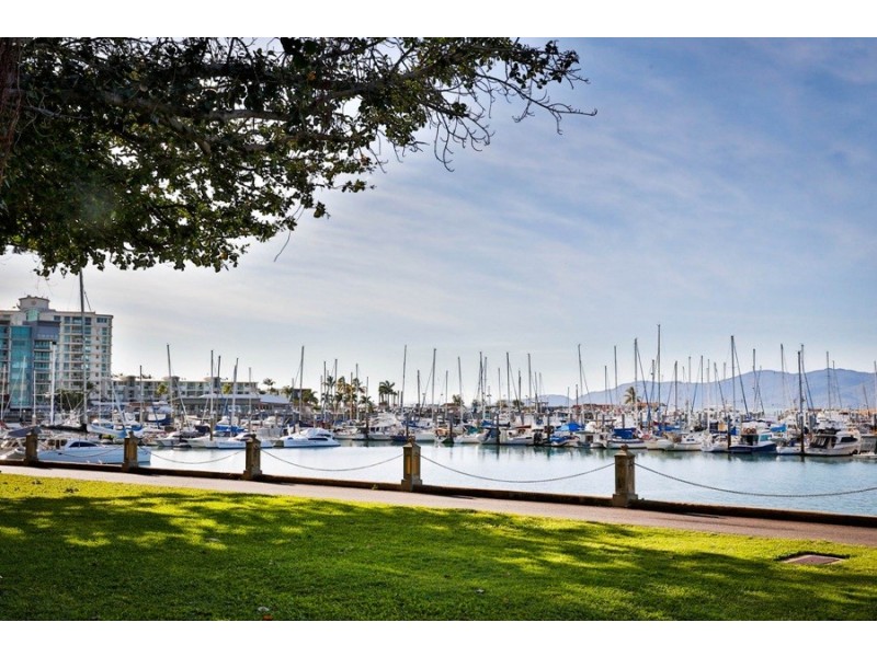 46/18-30 Sir Leslie Thiess Drive, Townsville City QLD 4810