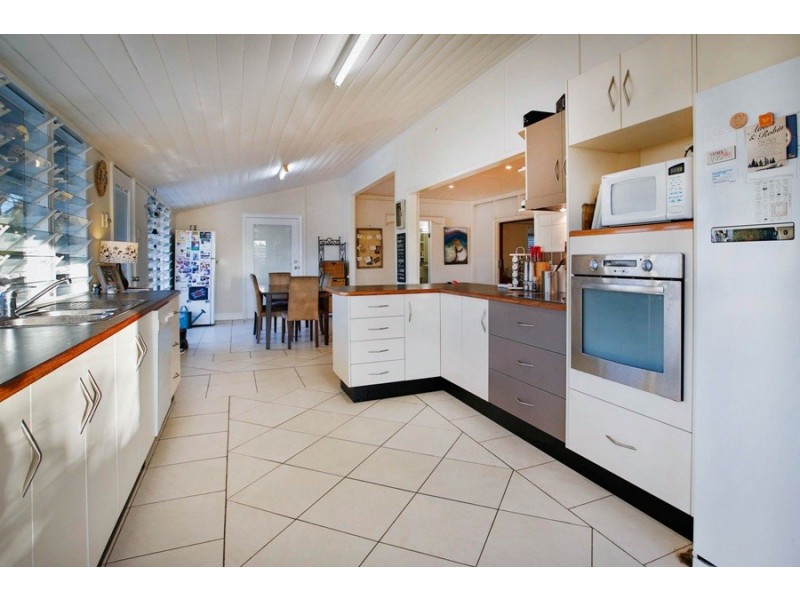 19 Cook Street, North Ward QLD 4810