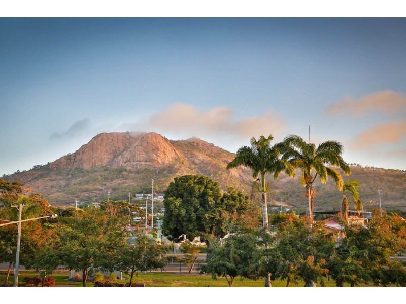 19 Cook Street, North Ward QLD 4810