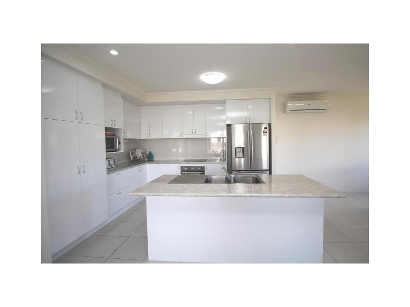 2 Bell Gum Place, Mount Low QLD 4818