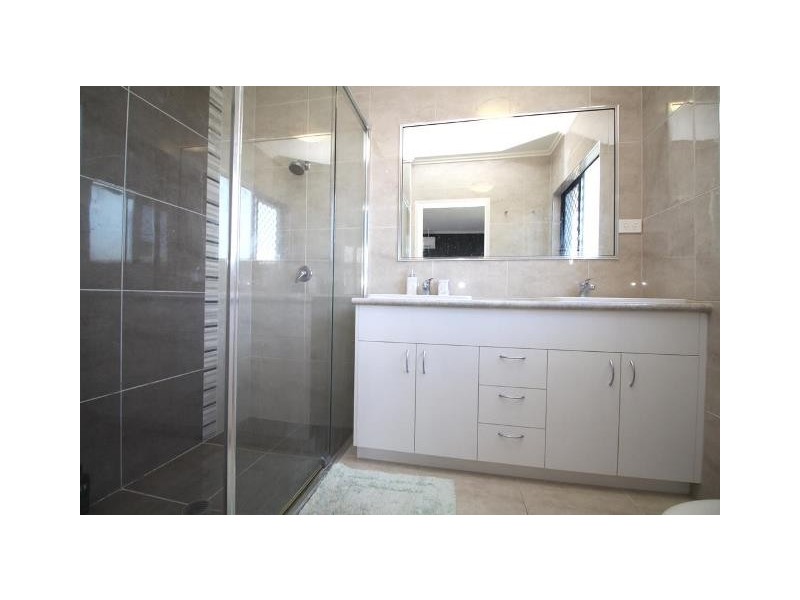 2 Bell Gum Place, Mount Low QLD 4818