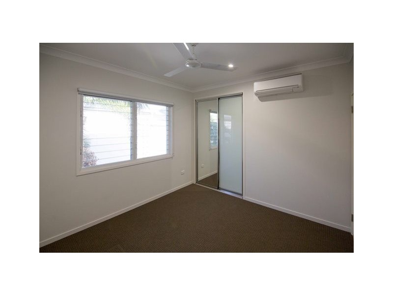 1/69A Cook Street, North Ward QLD 4810