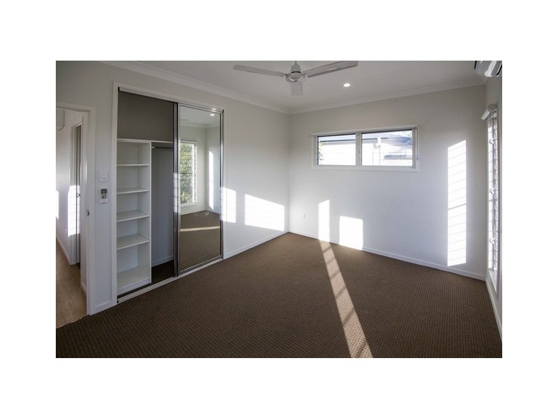 1/69A Cook Street, North Ward QLD 4810