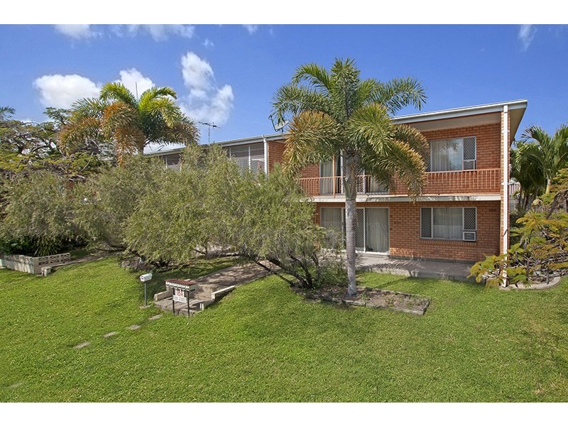 2/18A Carr Street, Hermit Park QLD 4812